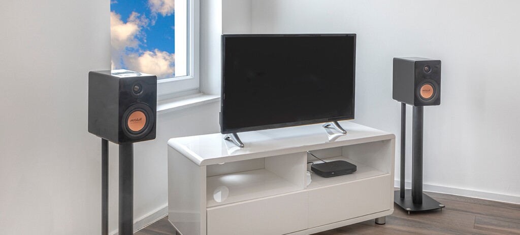 Mitchell Acoustics presenta los uStream One, unos altavoces activos Bluetooth de escritorio que se conectan entre sí sin cables