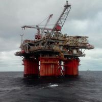 Las plataformas abandonadas son un gran problema del que las petroleras no se quieren hacer cargo. La excusa: las energías renovables 