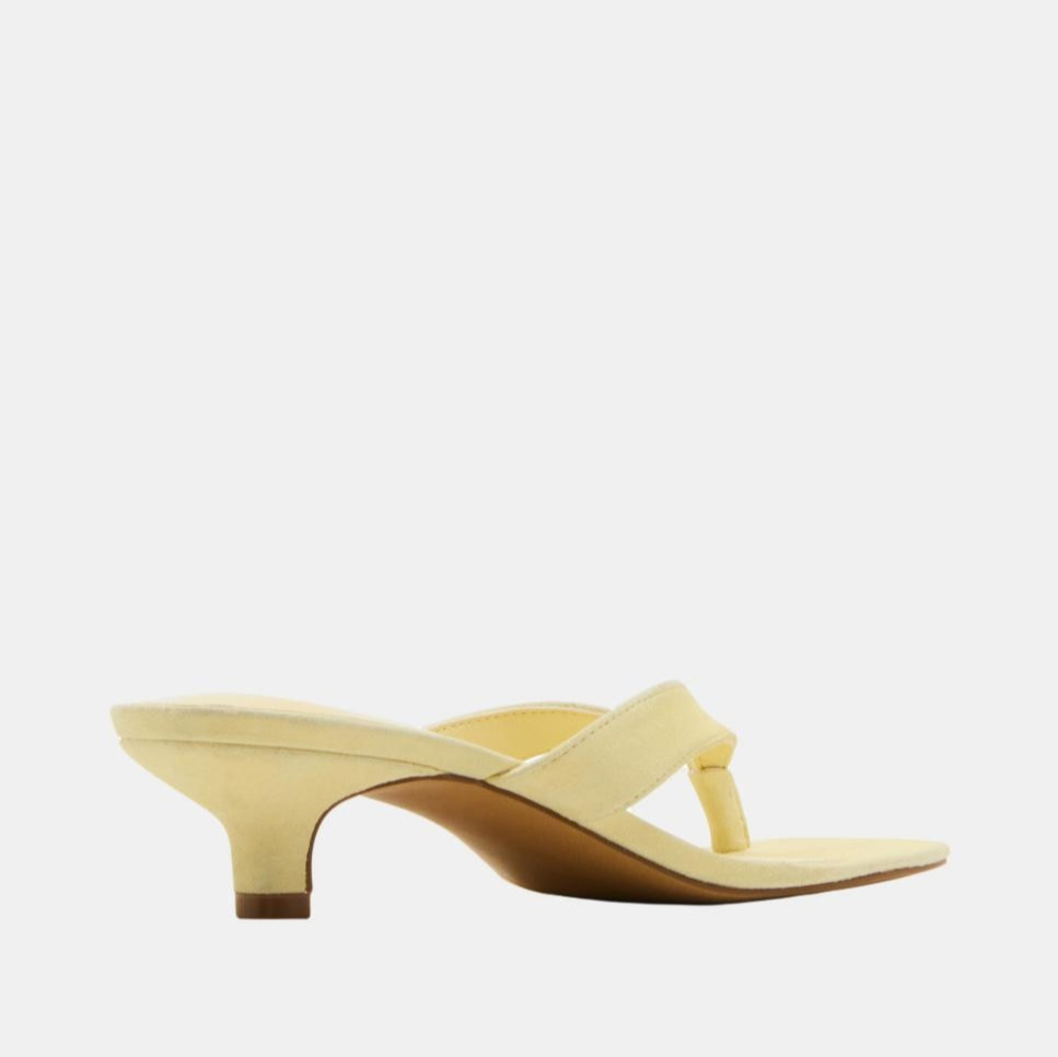 Sandalia tacón flip flop Amarillo Steve Madden