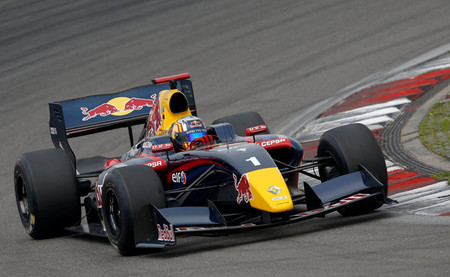 Carlos Sainz Jr y Roberto Merhi, doblete español en la Fórmula Renault 3.5 en Nürburgring