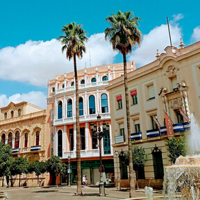 Bodega por pisos turísticos: Jerez enfrenta a su pasado y su futuro por la demolición de edificios centenarios para hacer viviendas 