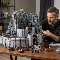 LEGO de O Senhor dos Anéis terá réplica gigante do Abismo de Helm com 8.060 peças: vazamento revela set maior que a Millennium Falcon 