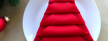 Un árbol de Navidad hecho con una servilleta en un minuto: una sencilla manualidad para decorar la mesa navideña 