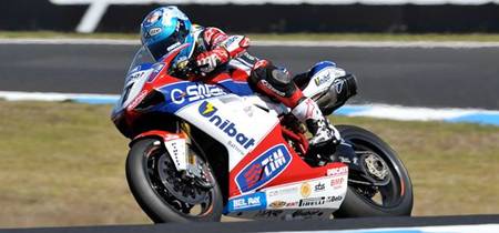 Superbikes Australia 2012: victoria para Carlos Checa y remontadón de Max Biaggi