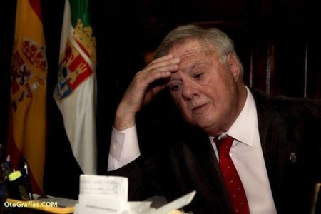 El alcalde de Badajoz (PP) dice que internet es la peste y el quinto jinete del apocalipsis