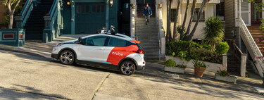 Los robotaxis están desesperando a los bomberos en San Francisco. La solución de Cruise: muévelo tú mismo 