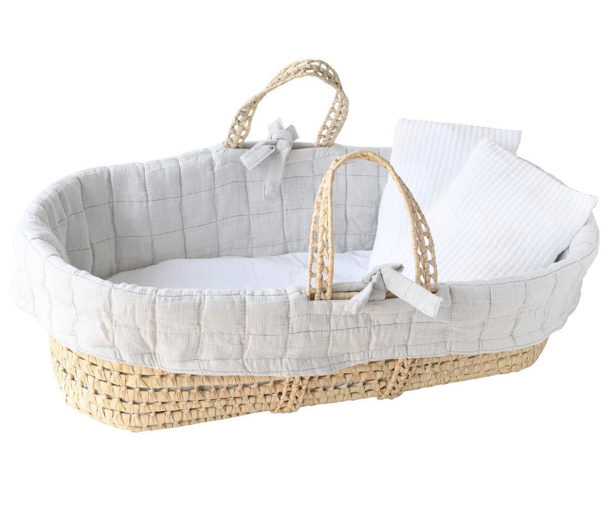 El moisés está fabricado con cesto de palma natural y bambú.
Producto delicado, natural, hecho a mano, pensado para las mamás que buscan un producto artesanal y cálido.