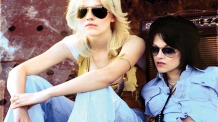 Kristen Stewart y Dakota Fanning, muy rockeras para "The Runaways"