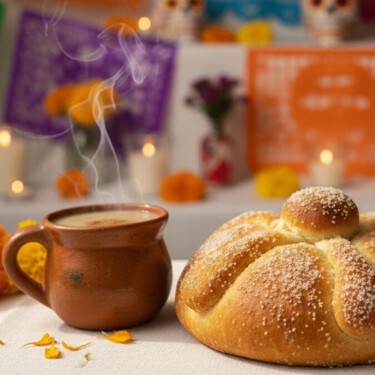 Atole con masa o con fécula de maíz: cuál es mejor para acompañar el pan de muerto