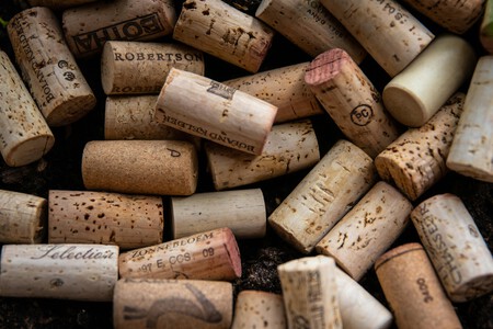 3 ideas para reciclar los corchos de las botellas de vino: decorar tu casa sin tirarlos