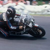 De quase piloto de MotoGP a carpinteiro; humilhou metade do grid nos anos 80 e venceu Ángel Nieto, mas lhe faltava o mais importante: dinheiro