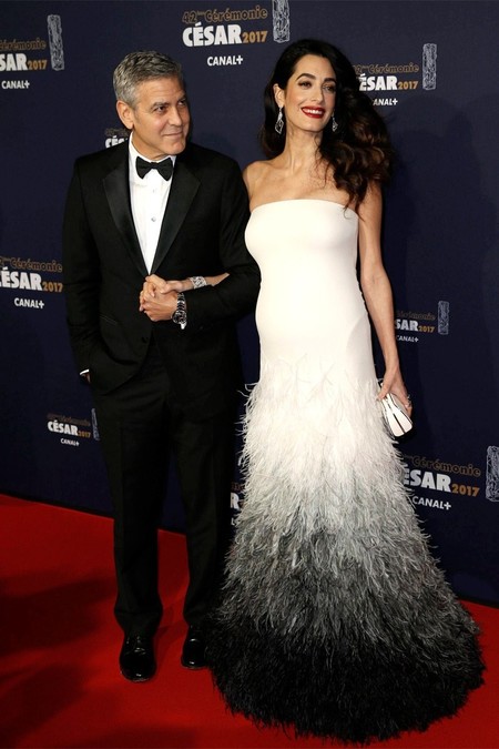 George Clooney y Amal luciendo embarazo mientras Brad Pitt se 'mosquea' con Angelina