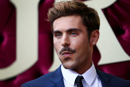 Zac Efron trae de regreso el cabello platinado para adoptarlo como tu nuevo gran look