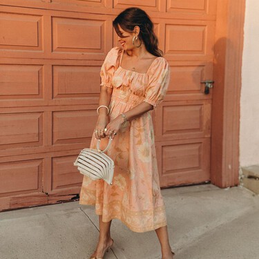 Siete vestidos de primavera con estampados florales que nos salvan en mil y una ocasiones  