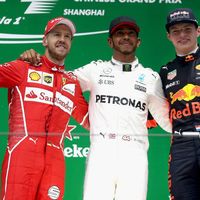 Hamilton gana el GP de China y empata a Vettel en el liderato del campeonato