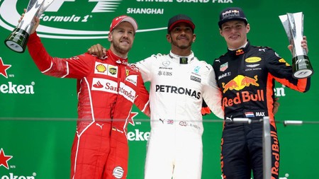 Hamilton gana el GP de China y empata a Vettel en el liderato del campeonato