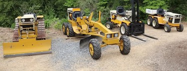 Empezó fabricándose un bulldozer con piezas de un tractor viejo. Hoy tiene una flota entera de maquinaria pesada hecha por él mismo
