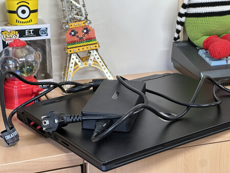 Msi Raider Xataka Analisis Tamano Cargador