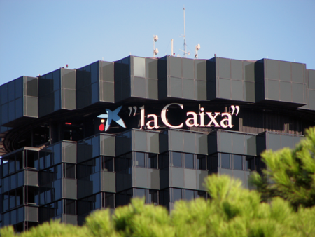 Pirates de Catalunya informa en Twitter y Facebook de las deudas de los partidos políticos con las Cajas