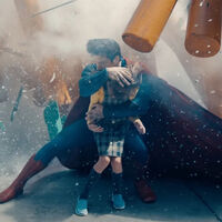 ¿Adiós a Warner Bros. Discovery? El 2º hombre más rico del mundo quiere comprar a los dueños de Superman y formar un verdadero rival de Netflix