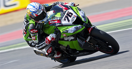 Superbikes Gran Bretaña 2012: Loris Baz al frente de una carrera épica