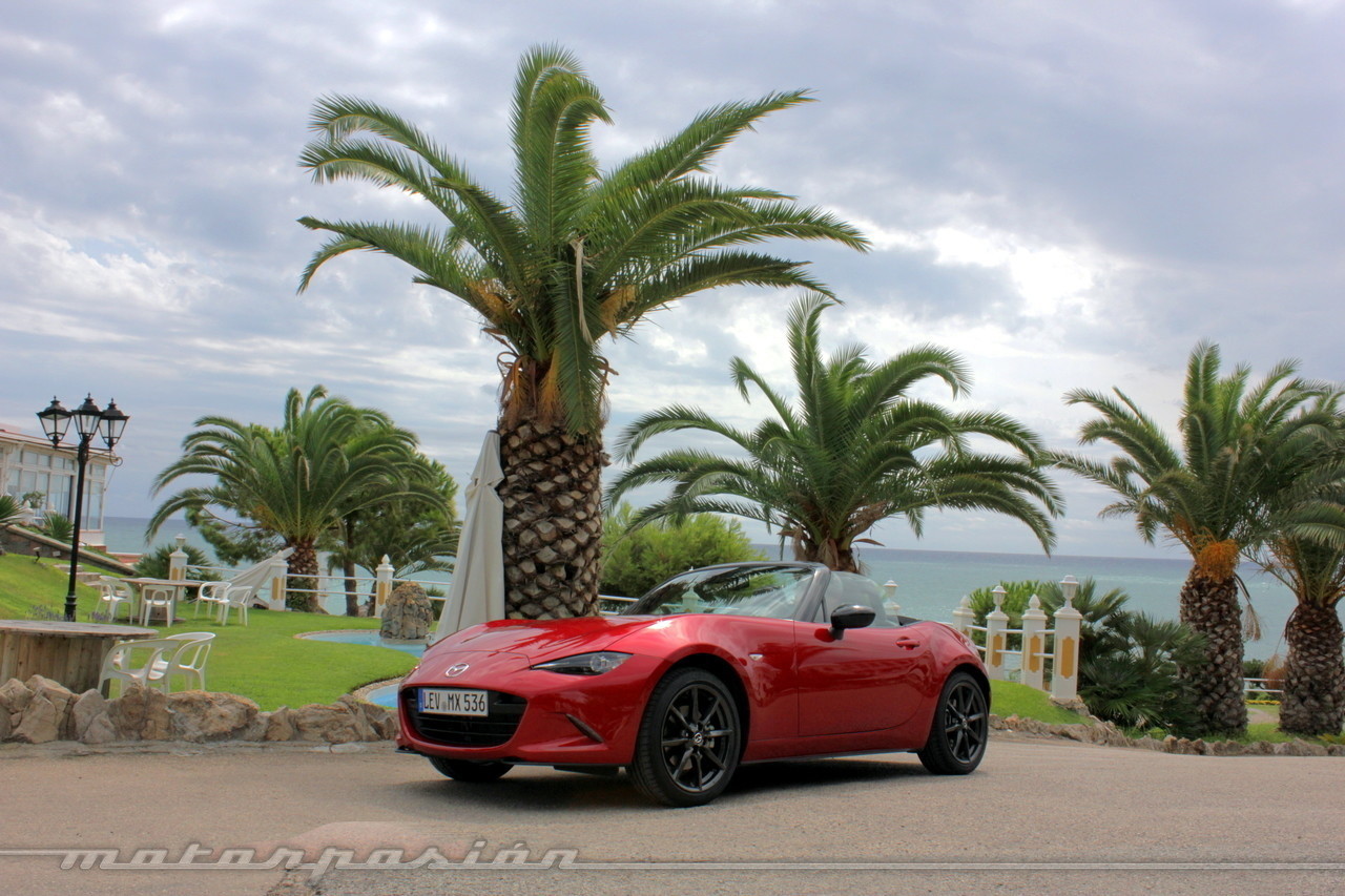 Probamos el nuevo Mazda MX-5... y no nos quitamos la sonrisa de la cara