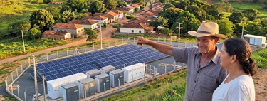 A cidade menos populosa do Brasil possui um sistema antiapagão com placas solares que garantem luz por até 48 horas em todo o município em caso de falha no sistema convencional 