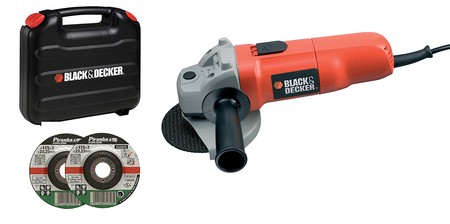 Por 45,19 euros tenemos esta amoladora de 710 w de potencia Black&Decker CD115KAX-QS en Amazon