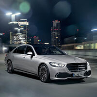 El Mercedes Clase S avanza hacia la conducción autónoma: ya aparca sin conductor y permite soltar el volante en autopista