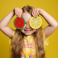 Mesa de estación verano, una actividad sensorial, divertida y educativa para hacer con los niños en vacaciones
