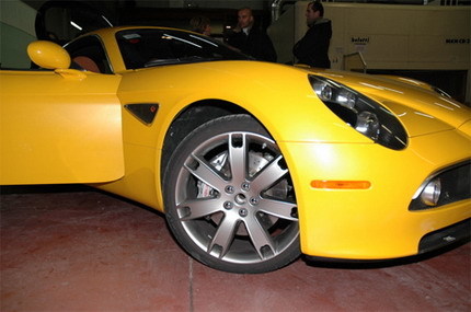 Alfa 8C Competizione amarillo
