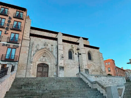 Acceso A La Iglesia C Destino Burgos