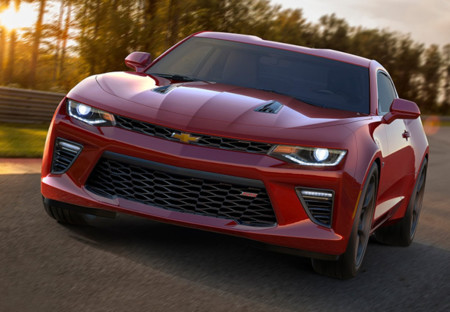 Mustang Vs Camaro Challenger La Eterna Pelea De Los Pony Cars Chevrolet Camaro Ss 20162
