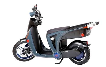 Scooter eléctrico Mahindra GenZe STS, prescinde de lo superfluo y prima lo práctico