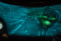 Toyota MR-2 que brilla en la oscuridad