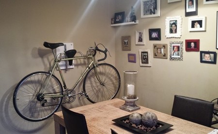 Hazlo tú mismo: un soporte de pared para la bici con materiales reutilizados