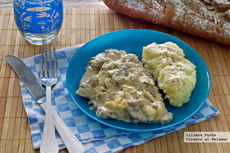 Filetes de lomo de cerdo en salsa de champiñones con queso brie. Receta