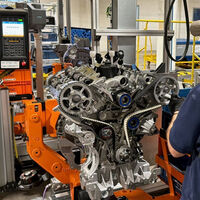 Ni las de México ni las de Estados Unidos: la fábrica de mayor calidad de Ford es una que destripa un motor al día