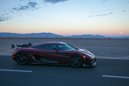 El Koenigsegg Agera RS sería el coche más rápido del mundo con un récord de velocidad de 447 km/h