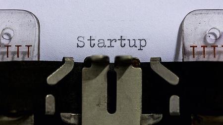 Más dinero sobre la mesa: La inversión en startups españolas se acelera, según Startupxplore