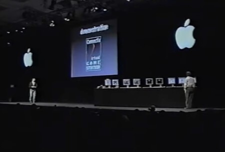 Steve Jobs introduces Phil Schiller before playing Crash Bandicoot 3.