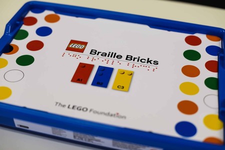 Lego presenta "ladrillos de Braille" para que los niños con discapacidad visual puedan aprender de forma divertida