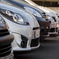 El coche de empresa ya no gusta, o eso dice este estudio: siete de cada 10 encuestados lo cambiarían por otras formas de movilidad