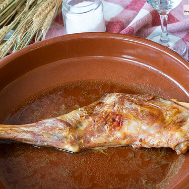 Receta de lechazo al horno: cómo hacer cordero lechal asado al estilo segoviano