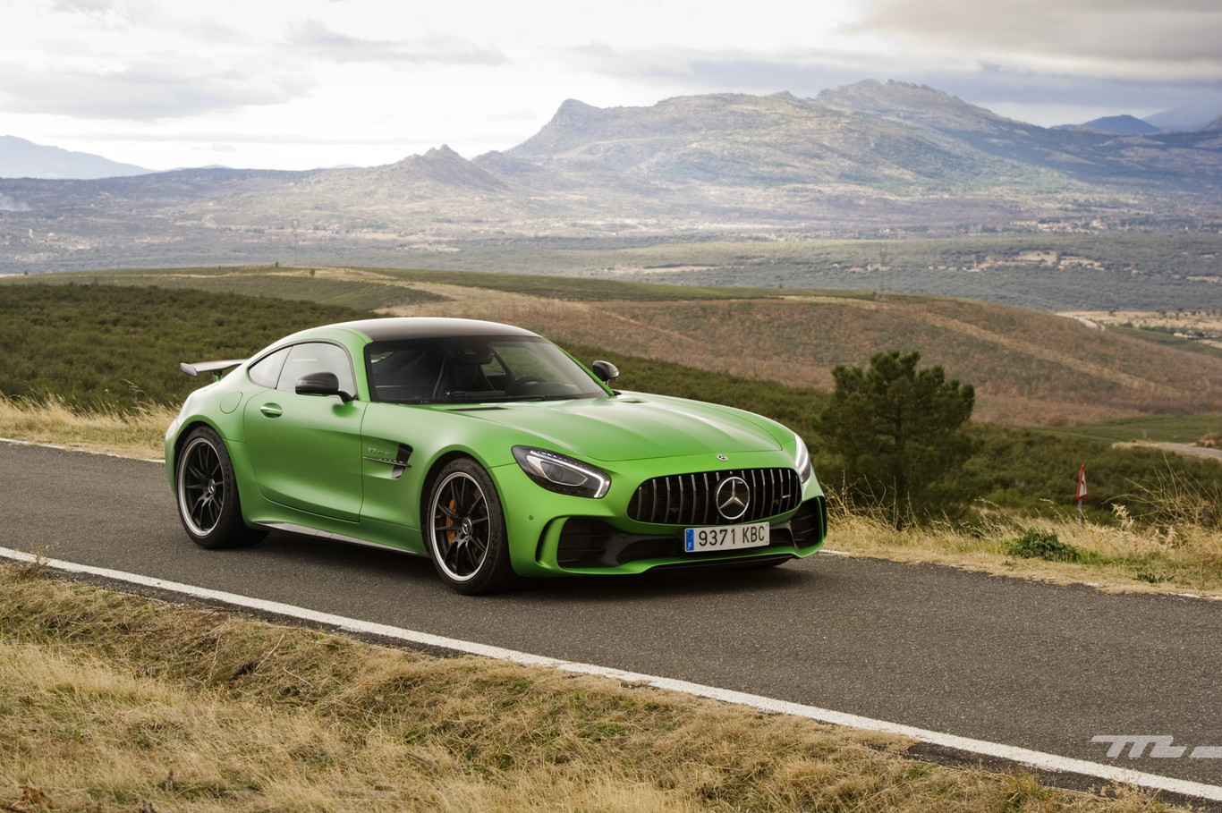 Probamos el Mercedes-AMG GT R: un "Hulk" de 585 CV con prestaciones para dejarte sin aliento