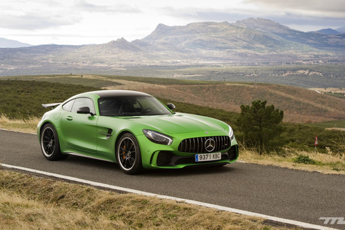 Probamos el Mercedes-AMG GT R: un "Hulk" de 585 CV con prestaciones para dejarte sin aliento