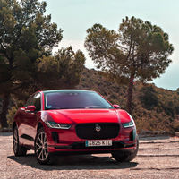 El Jaguar I-PACE levanta el pie del acelerador: se detiene la producción del SUV eléctrico por falta de baterías