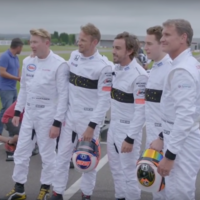 McLaren junta a tres generaciones de pilotos de F1 para una carrera de karts ¿Quién gana?
