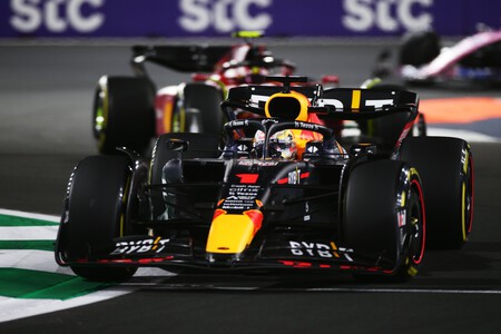 Max Verstappen se desquita en Jeddah, Carlos Sainz vuelve al podio y el Alpine traiciona a Fernando Alonso