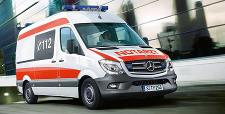 Mercedes-Benz prepara nuevos vehículos de emergencia